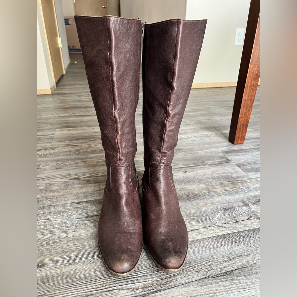 Wittner Knee-High Leather Boots - Women’s Size 9.5